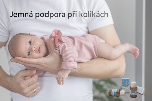 Dětské koliky – miminko v náruči rodiče